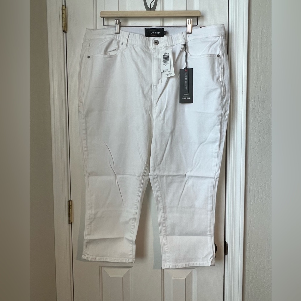 Torrid, premium skinny, crop jeans, white size 20